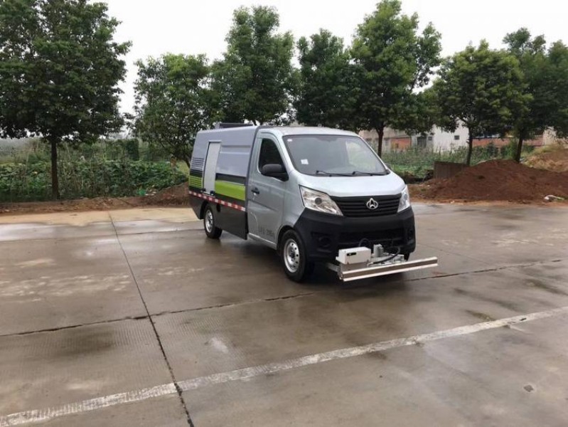 長(zhǎng)安   路面養(yǎng)護(hù)車